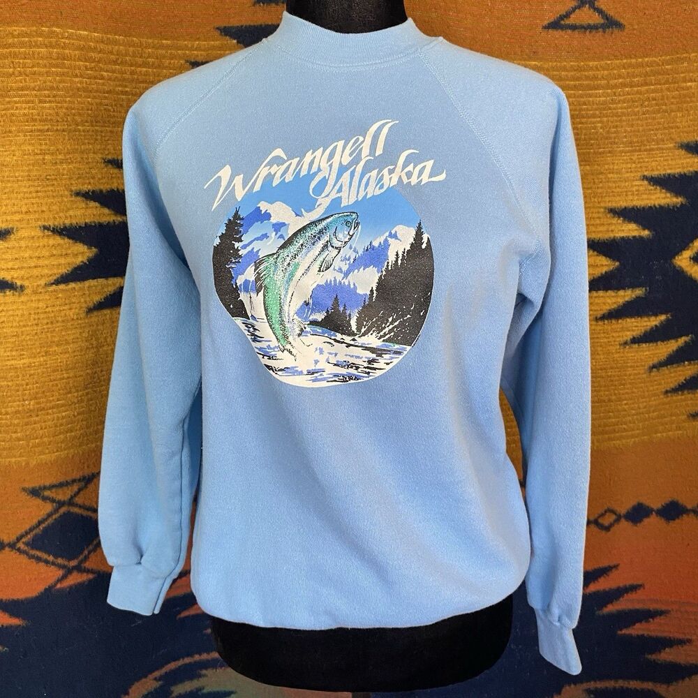 Vintage 70’s Hanes Crewneck Graphic Sweater. Alaska Graphic. USA. Medium.
